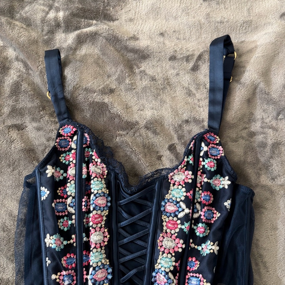 Victoria's Secret Dream Angels
Embroidered Unlined Corset Top
